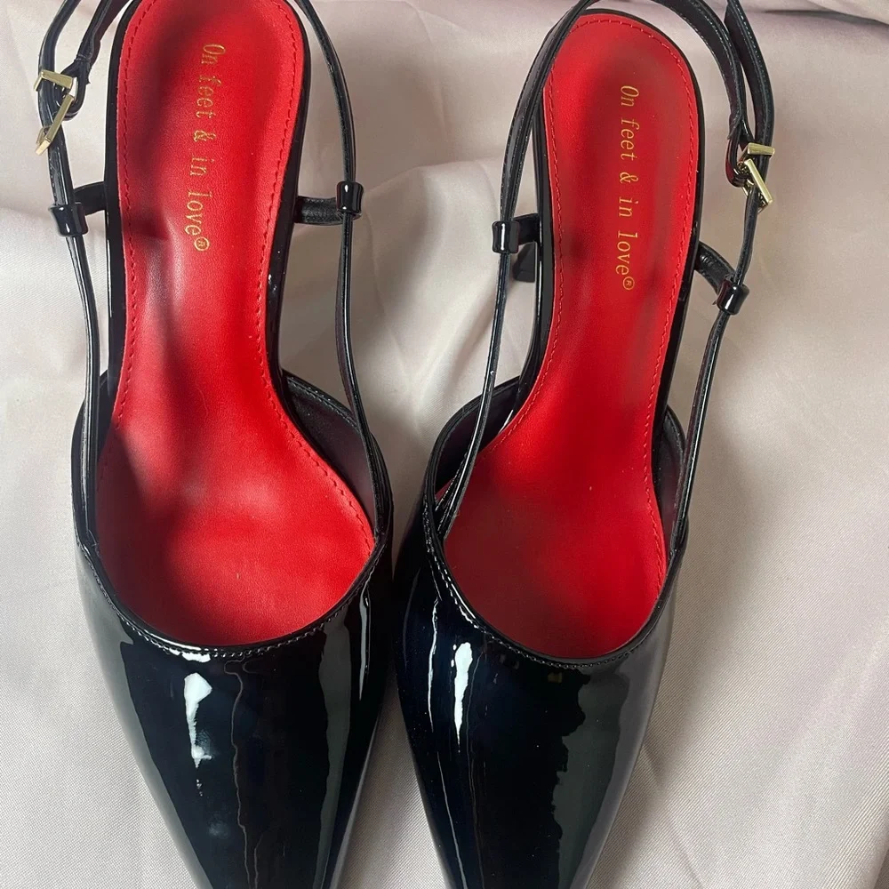 Pointed Toe Black Slingback Heels - Picture 4 of 6